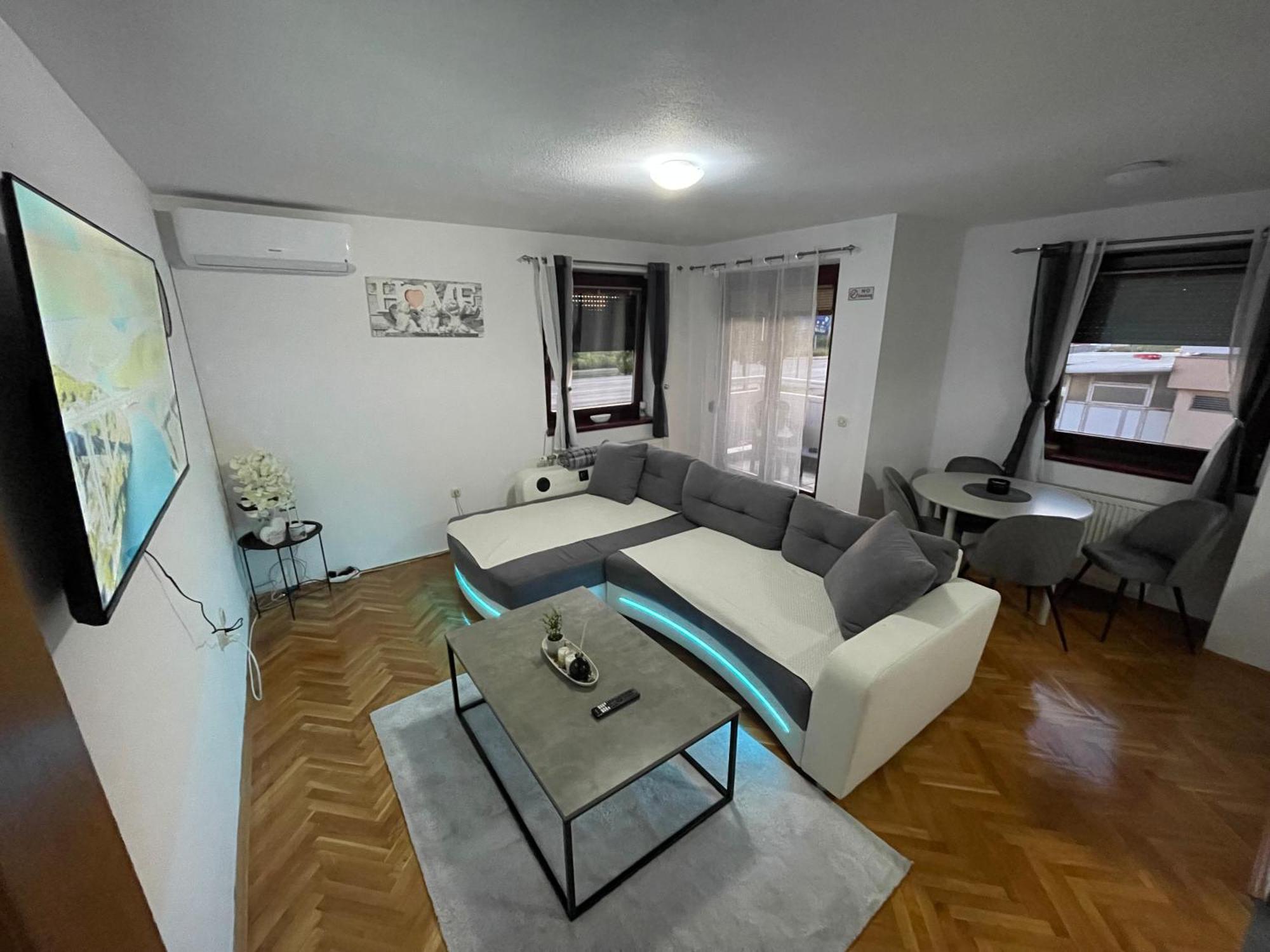 Deja Vu Apartment *
